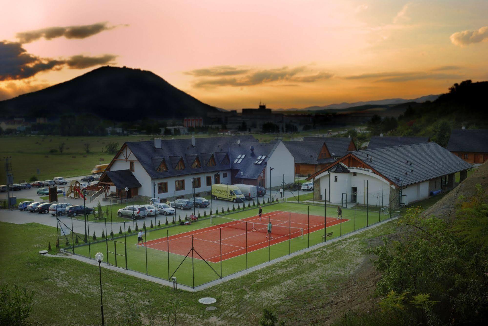 Wellness Pension & Salas Saris Park Prešov Exteriér fotografie